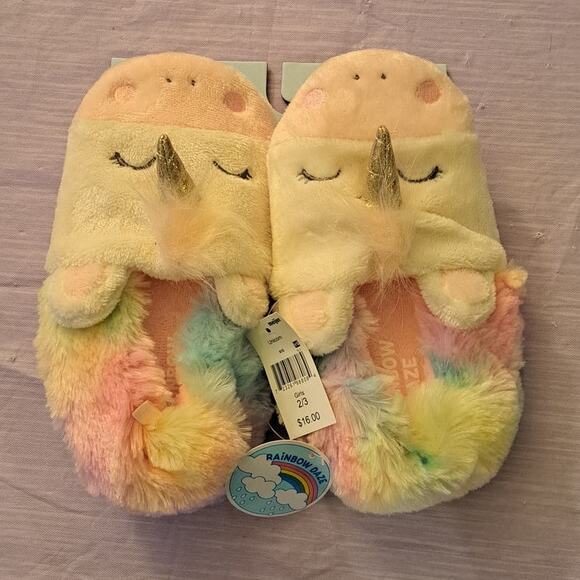 Rainbow Daze Size 2/3 Unicorn Fuzzy Slippers - Picture 4 of 7